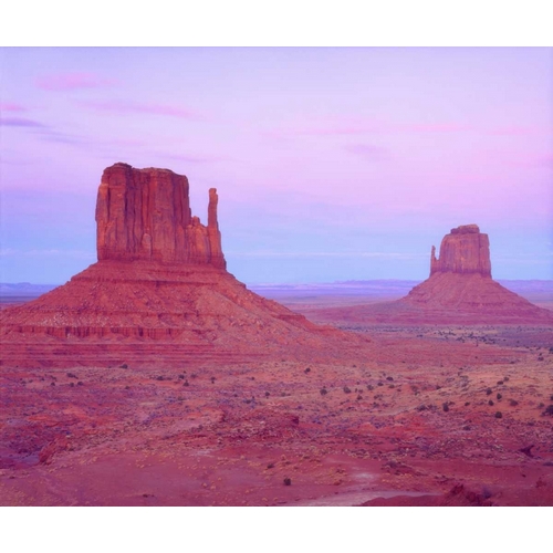 AZ, The Mittens formations in Monument Valley